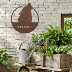Outdoor garden wolf welcome metal sign
