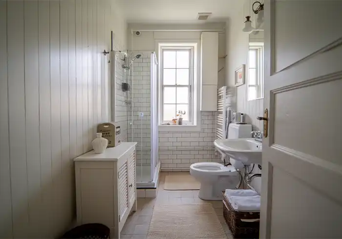Small Bathroom Wall Decor Ideas